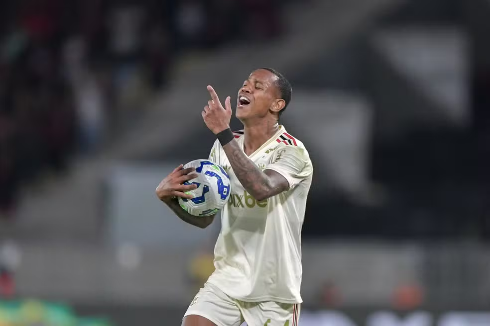 Wallace Yan Busca Recuperar Espaço no Flamengo