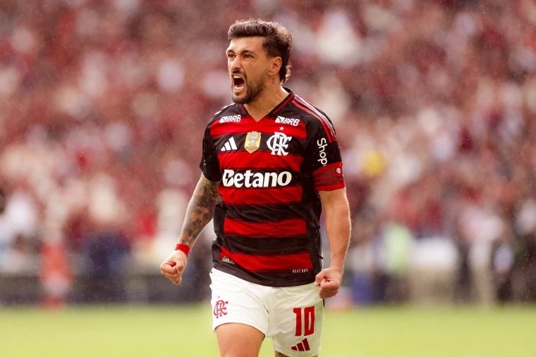 Flamengo se Impõe e Vence Palmeiras na Briga pelo Título